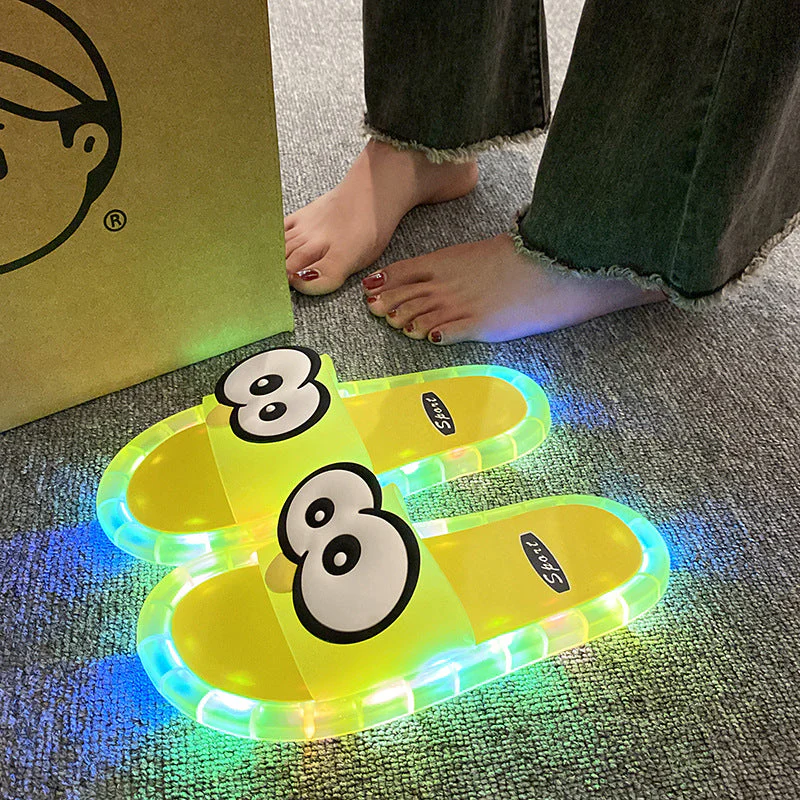 👣👣Cute slippers with cartoon motifs that glow - Image 11